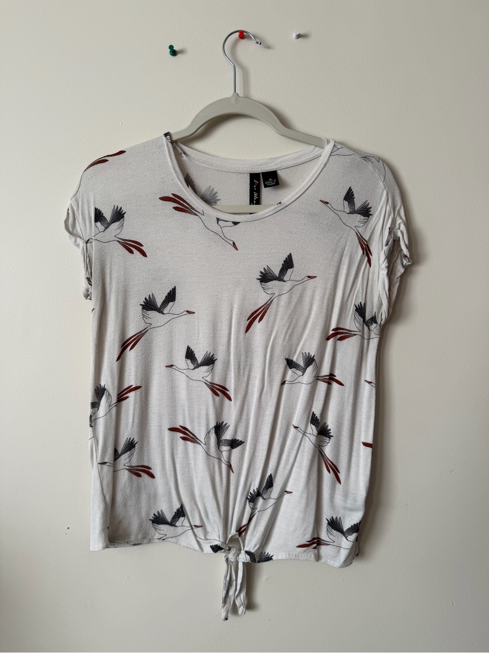 Womens’ White Bird-Print Short Sleeve Tie-Front Tee